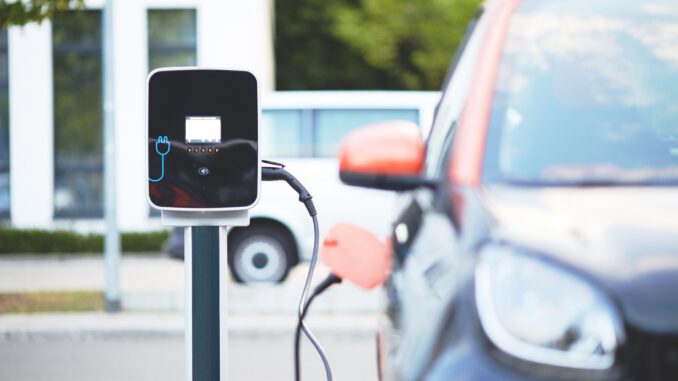 electric-car-4381728_1920